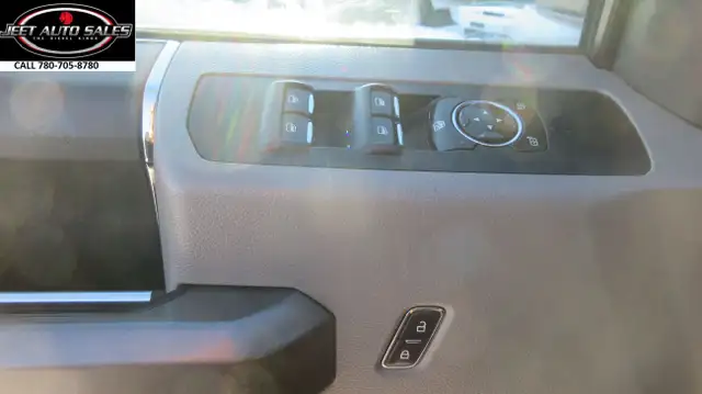 2020 Ford F-250 CREW CAB FLAT DECK in Heavy Trucks in Vancouver - Image 11