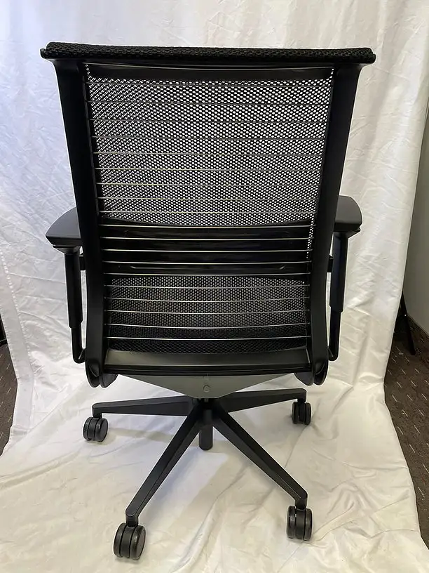 Steelcase Think V1  & V2 Chair | Excellent Condition | Call us! in Chairs & Recliners in Mississauga / Peel Region - Image 5
