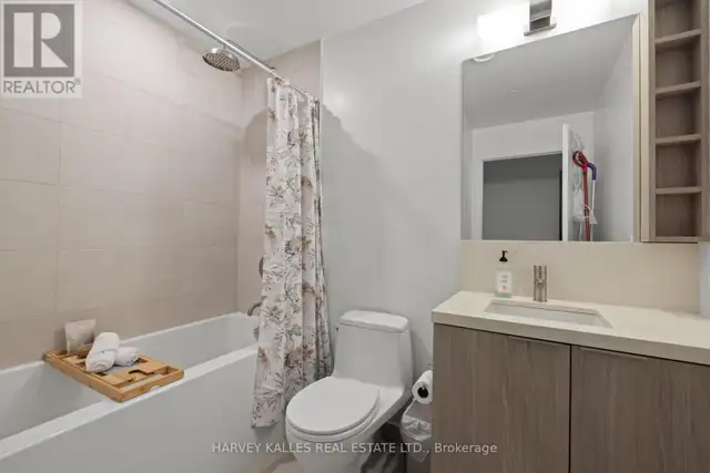 1602 - 2020 BATHURST STREET Toronto (Humewood-Cedarvale), Ontari in Condos for Sale in City of Toronto - Image 15