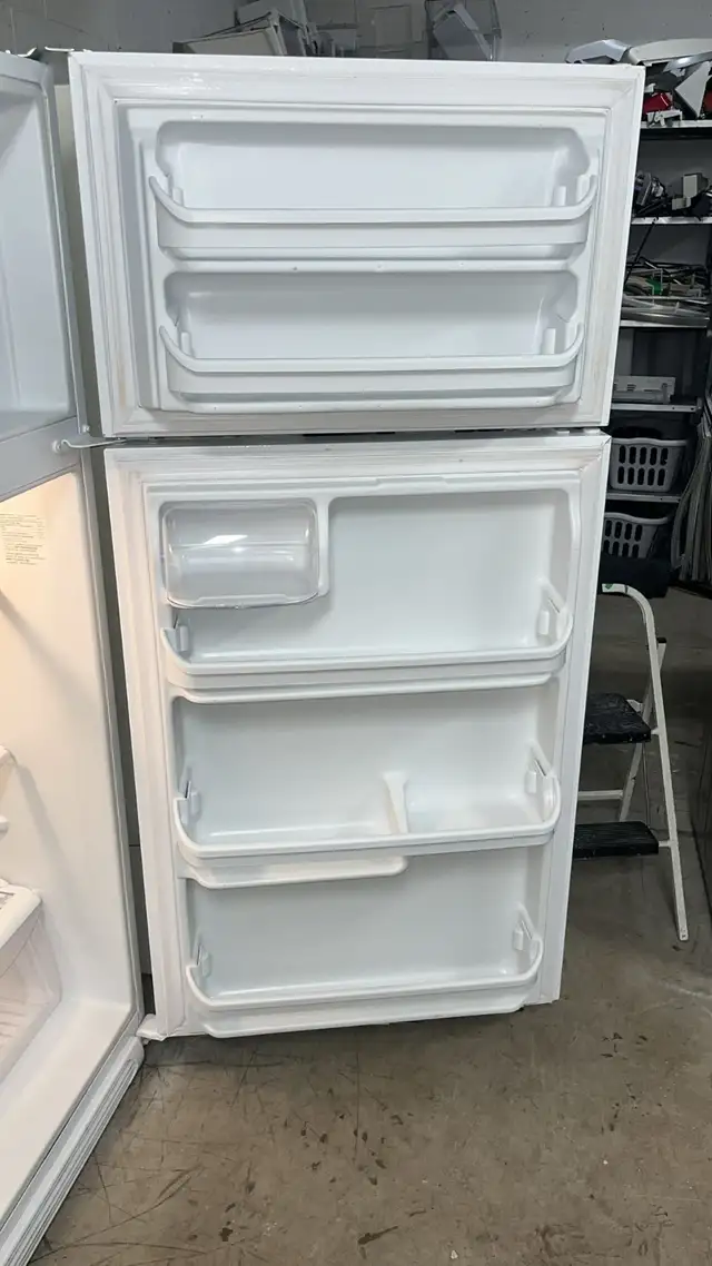 Frigidaire 30” Extremely Clean Fully Tested  30-Day Warranty in Refrigerators in Kitchener / Waterloo - Image 5
