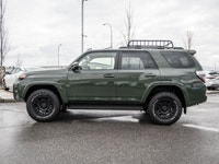 No Accidents - One Owner - Roof Rack/Cargo Basket - Running Boards - Backup Camera Rugged, capable,... (image 5)