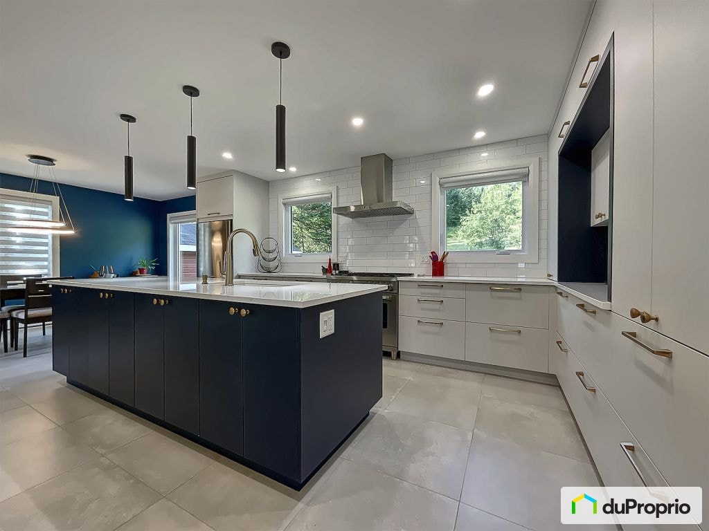 $554,000 - Bungalow for sale in Ste-Brigitte-De-Laval — photo 1