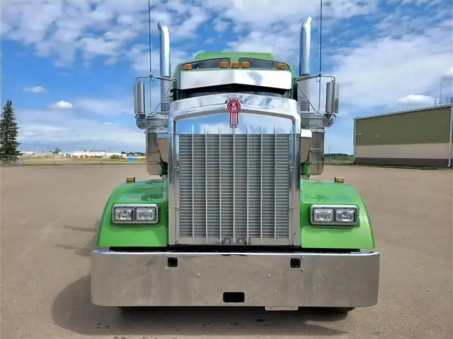 2021 KENWORTH W900 in Heavy Trucks in Saskatoon - Image 5