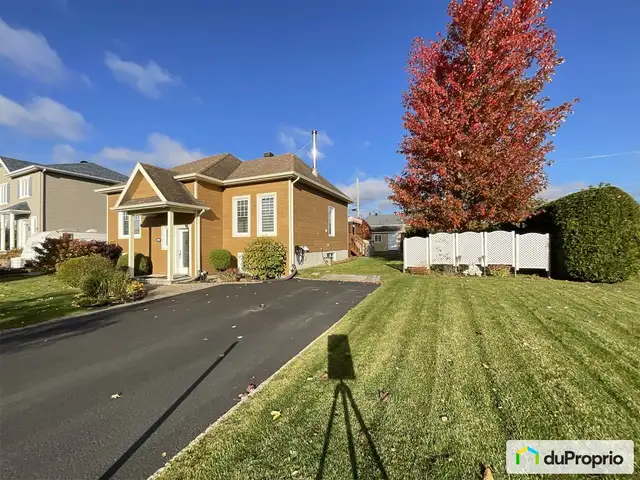 $549,900 - Bungalow in Charlesbourg (ND-Des-Laurentides) in Houses for Sale in Québec City - Image 2