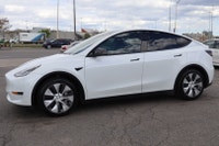 7 PASSENGER ACCIDENT FREE Revolutionize Your Drive: 2022 Tesla Model Y Long Range Dual Motors. Embar... (image 2)