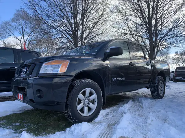 2015 NISSAN TITAN CREW 4X4 1 OWNER CERTIFIED in Cars & Trucks in Guelph - Image 25
