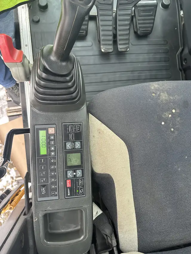 2021 SANY SY215C LC Excavator in Heavy Equipment in Lethbridge - Image 24