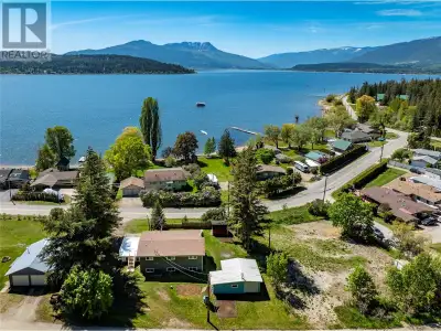 Lakeview living with income potential in Sunnybrae! Welcome to 3985 Sunnybrae-Canoe Point Road—a ver...