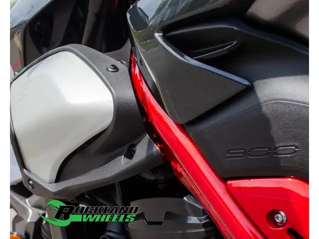 2025 Kawasaki Z900 in Sport Bikes in Ottawa - Image 10
