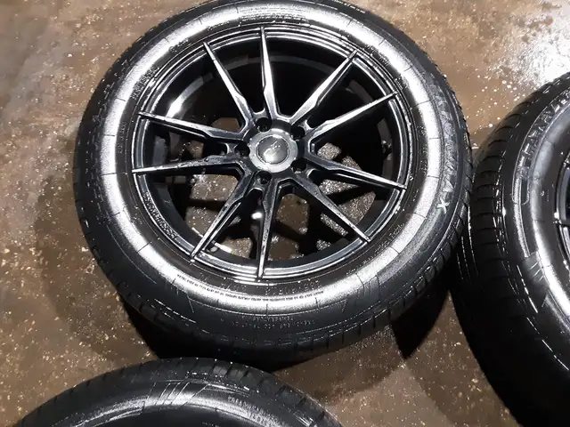 235 60 18 - ALL SEASON TIRES - 5x114.3 18in 18" ALLOY RIMS in Tires & Rims in Kitchener / Waterloo - Image 4
