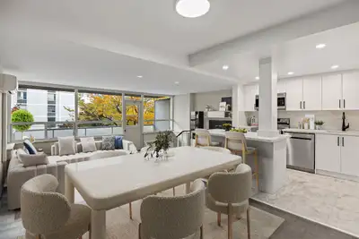 2 Bed, 1 Bath, Air-Conditioned, Recently Renovated Kitchen with Stainless Steel Appliances, Amazing...
