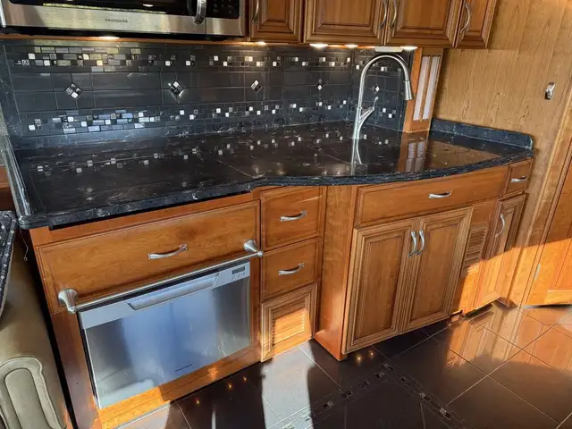 2013 Newmar Mountain Aire Newmar Montain Aire Diesel in RVs & Motorhomes in Lanaudière - Image 13