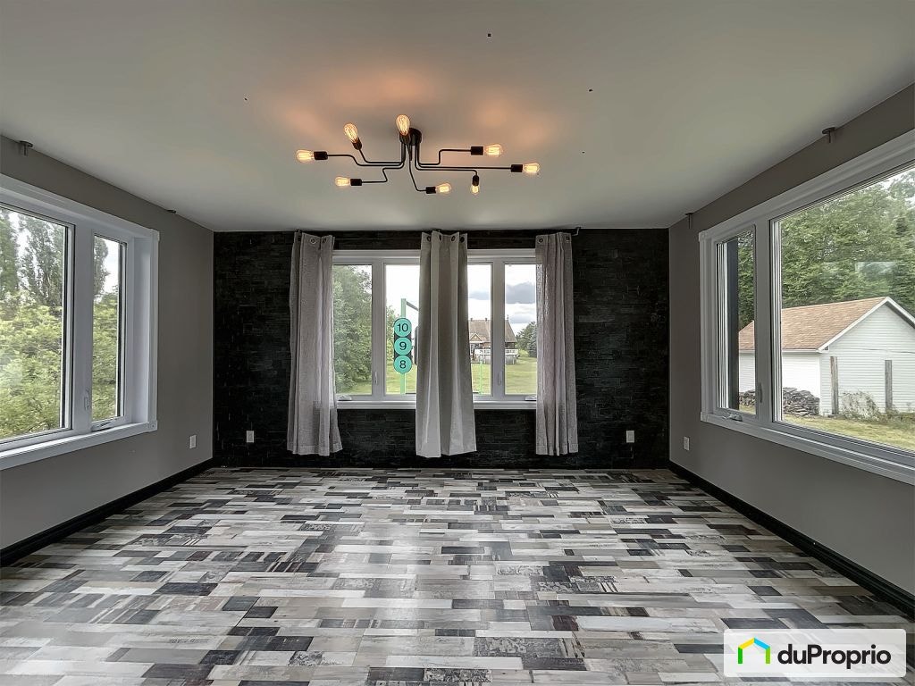 $275,000 - 2 Storey for sale in Dolbeau-Mistassini — photo 2