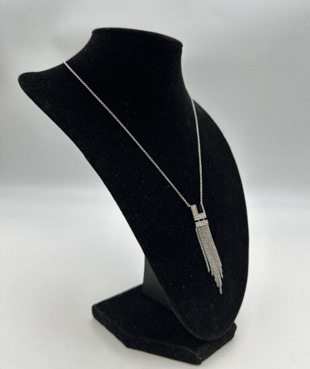 18K White Gold 16" Necklace w/ Diamond Chandelier Style Pendant in Jewellery & Watches in Mississauga / Peel Region - Image 3