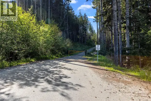 Lot 1 Trail Way Malahat, British Columbia in Land for Sale in Victoria - Image 4