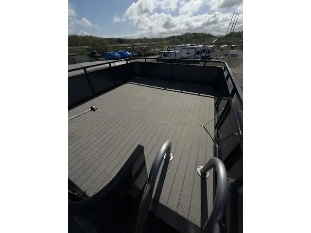 2023 Legend V-Series Aqua Tower Sport Pro w/ full enclosure, 115 in Powerboats & Motorboats in New Glasgow - Image 26