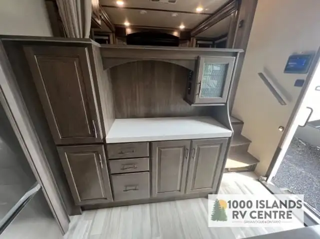 2023 Grand Design Solitude 380FL in Travel Trailers & Campers in Kingston - Image 20