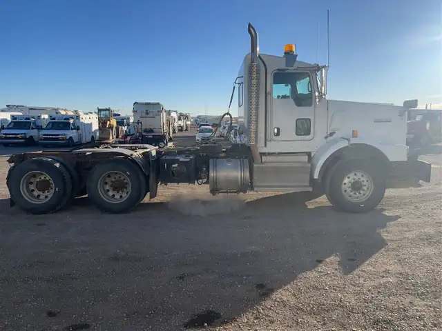 2016 Kenworth T800 in Heavy Trucks in Calgary - Image 6