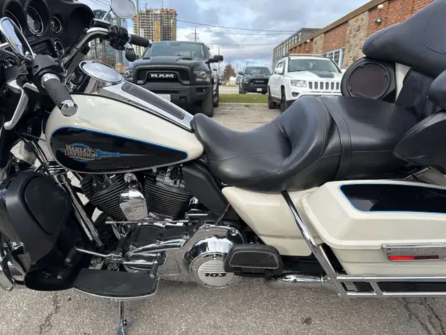 2012 Harley-Davidson Electra Glide Classic ~ ELECTRA GLIDE CLASS in Sport Touring in City of Toronto - Image 18