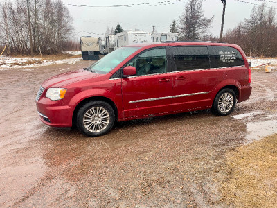 2015 CHRYSLER TOWN AND COUNTRY
