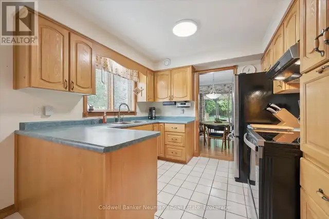 11 KEATING DRIVE Centre Wellington (Elora/Salem), Ontario in Houses for Sale in Kitchener / Waterloo - Image 13