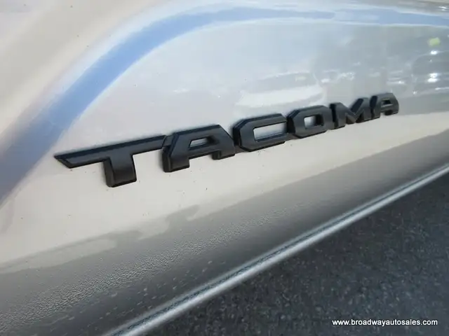2024 Toyota Tacoma LIKE NEW TRD-VERSION 5 PASSENGER 2.4L - DOHC. in Cars & Trucks in Markham / York Region - Image 20