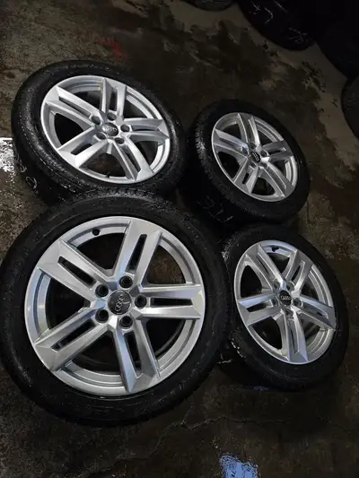 Nice set of original Audi A4 wheels on Dunlop winter tires good to finish the winter season. Wheels:...