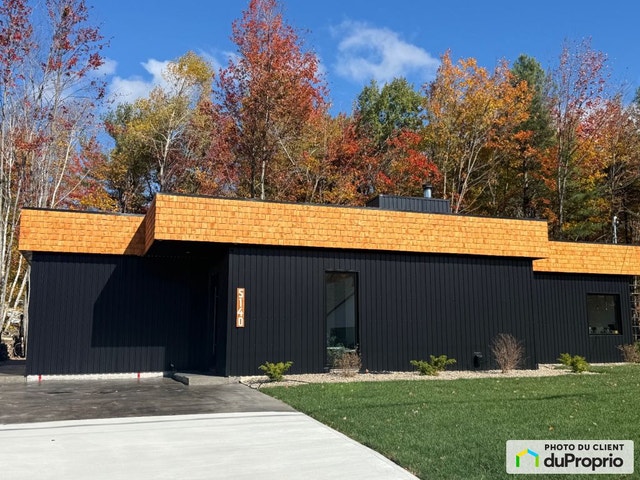 $699,999 - Bungalow for sale in ND-Du-Mont-Carmel — photo 2