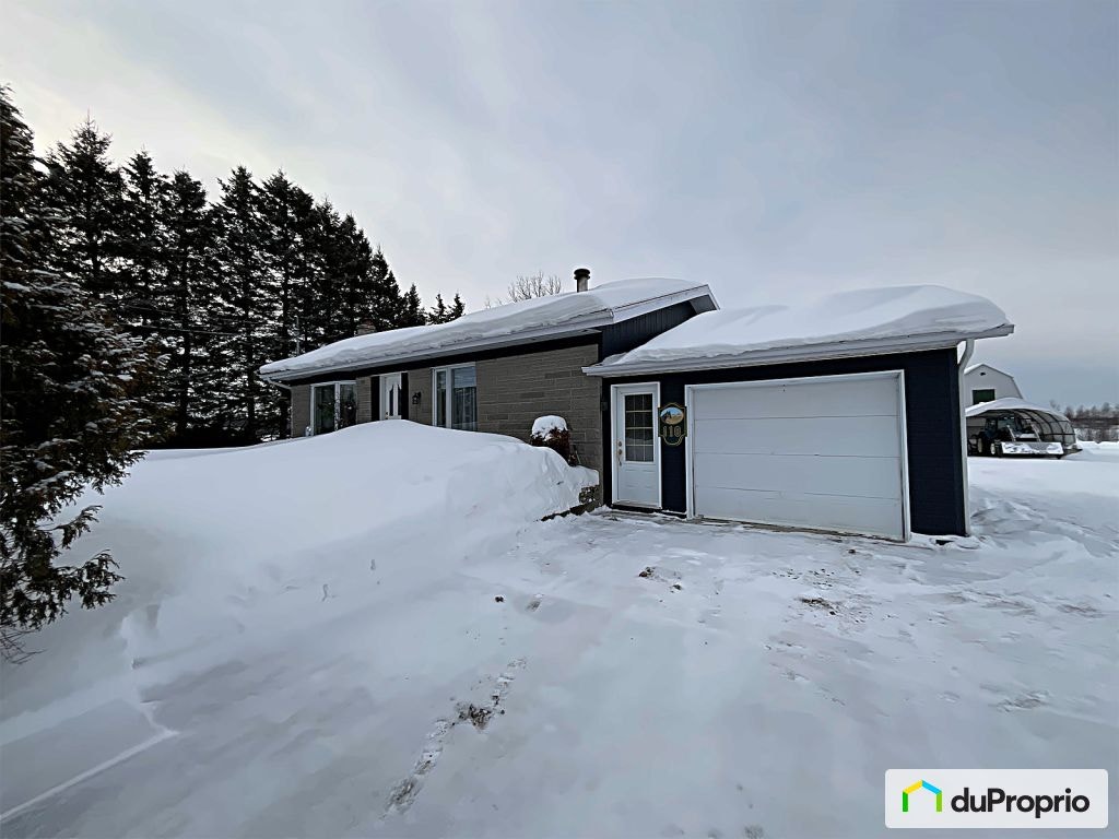$598,000 - Acreage / Hobby Farm / Ranch in St-Lambert-De-Lauzon — photo 1