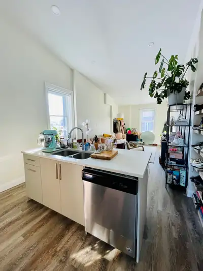 Enjoy comfortable Uptown living at 15 King Street North! Unit 302 1 Bedroom, 1 Bathroom $1,775/month...