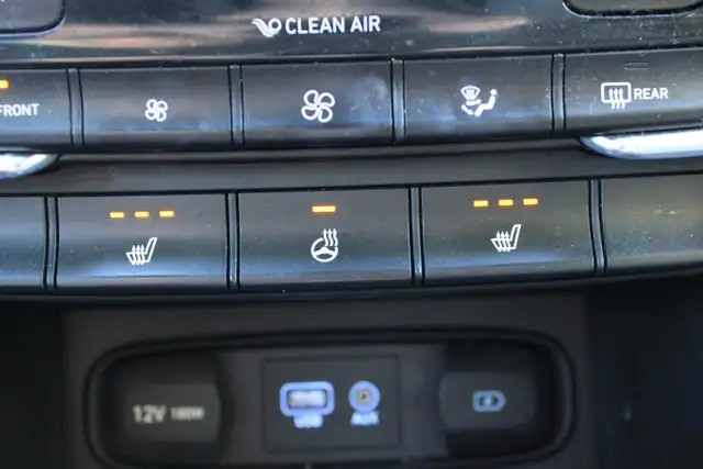 2019 Hyundai Santa Fe 2.0T Preferred AWD w/Dark Chrome Accent fo in Cars & Trucks in Comox / Courtenay / Cumberland - Image 27