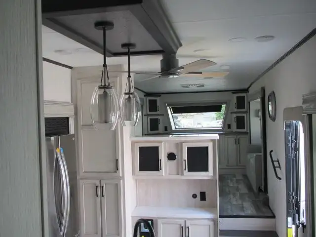 2023 SIERRA 391 FLRB-NEW LOADED FRONT LIVING-ON SALE $99,999!  in Travel Trailers & Campers in Ottawa - Image 37