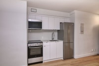 Renovated Akelius studio apartment for rent. Located near Mont-Royal in the Plateau Mont-Royal neigh... (image 5)