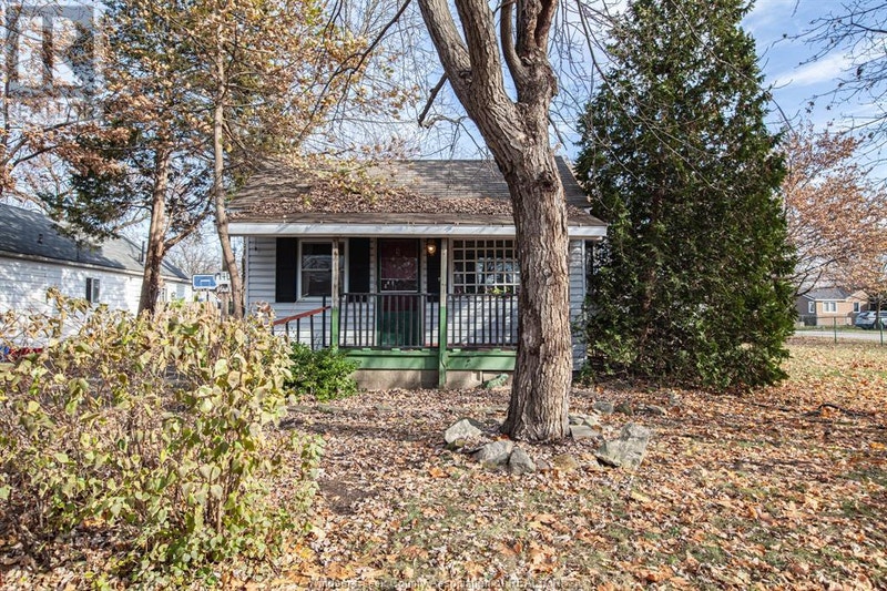 1740 BUCKINGHAM DRIVE Windsor, Ontario Houses for Sale Windsor