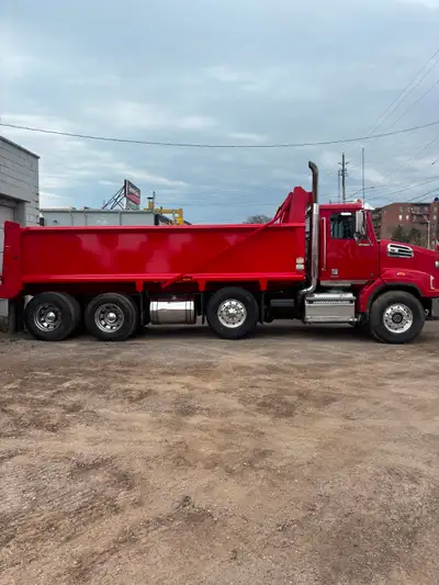 2018 WESTERN STAR 4700SB TRI-AXLE DUMP TRUCK, 223300KLM, 8110 HOURS, ENGINE DETROIT DD13 12.8L 470HP...