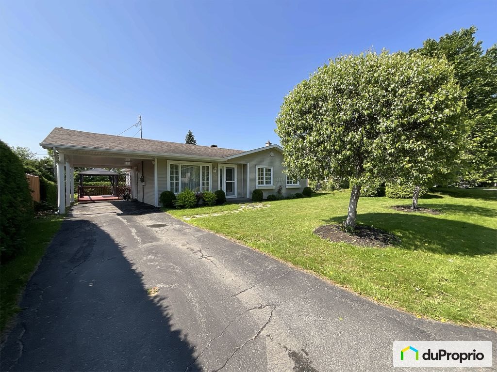 $420,000 - Bungalow for sale in Sherbrooke (Jacques-Cartier) — photo 2