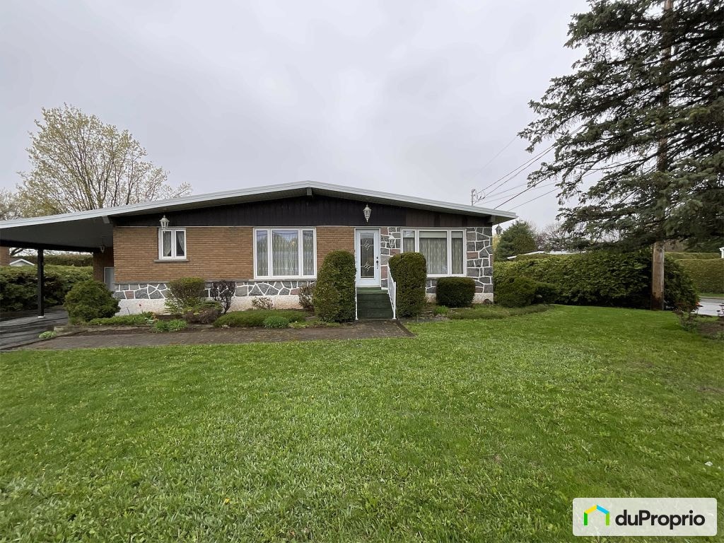 $499,500 - Bungalow for sale in St-Jérôme (St-Jérôme) — photo 1