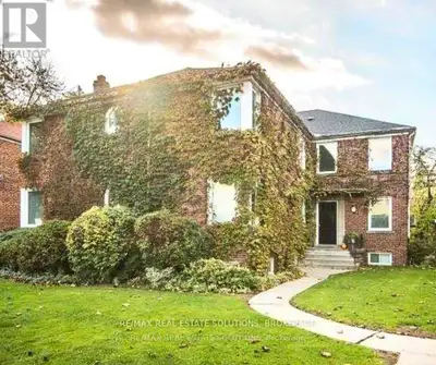 4 - 5 WARWICK AVENUE Toronto (Humewood-Cedarvale), Ontario