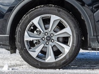 2025 Ford Escape Platinum AWD | Navi | Leather | Loaded The Platinum trim offers a choice of powerfu... (image 4)