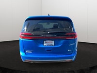 Safe and reliable, this 2027 Chrysler Pacifica Select comfortably packs in your passengers and their... (image 4)