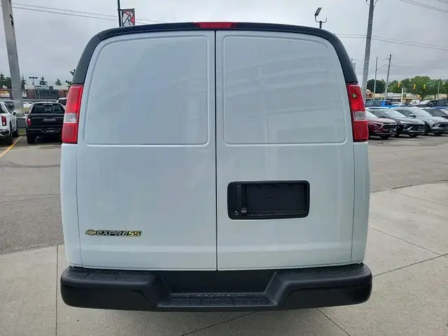 2025 Chevrolet Express 2500 Work Van in Cars & Trucks in Markham / York Region - Image 7