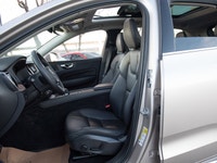 Accident free, local trade in, serviced at Volvo dealerships in Calgary, panoramic sunroof, Apple Ca... (image 2)