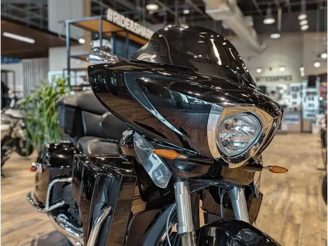 2016 Victory Motorcycles Cross Country Tour // Gloss Black in Sport Touring in Winnipeg - Image 4