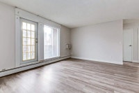 Amenities: Quiet Building • Air Conditioning • Heat & Water Included Suite & Building: Spacious bach... (image 7)