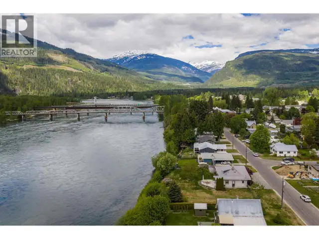 1311 Front Street Revelstoke, British Columbia in Land for Sale in Revelstoke - Image 12