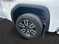 Welcome to Capital GMC! The All New GMC Sierra has been redefined from Hood to Hitch. This 4WD White... (image 8)