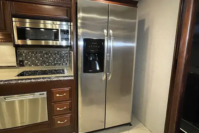 2014 MONACO DYNASTY 44PDQ in RVs & Motorhomes in Red Deer - Image 29