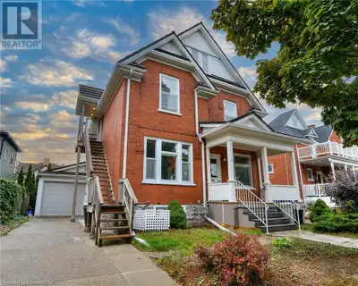 Welcome to Unit 2 - 19 Clarence Pl (UTILITIES INCLUDED IN LISTIN