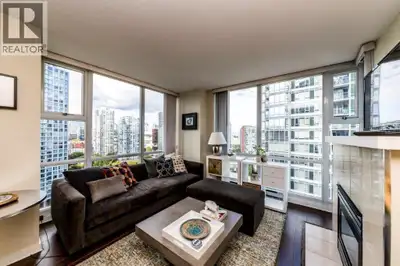With 730 square feet of spacious living space this Yaletown Vancouver Condo for Rent at Marinaside R...