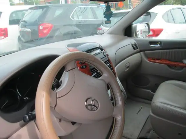 2011 Toyota Sienna Limited AWD in Cars & Trucks in City of Montréal - Image 14